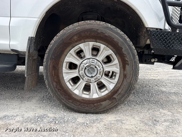 image for item FB6781 2020 Ford F250 Super Duty Crew Cab pickup truck