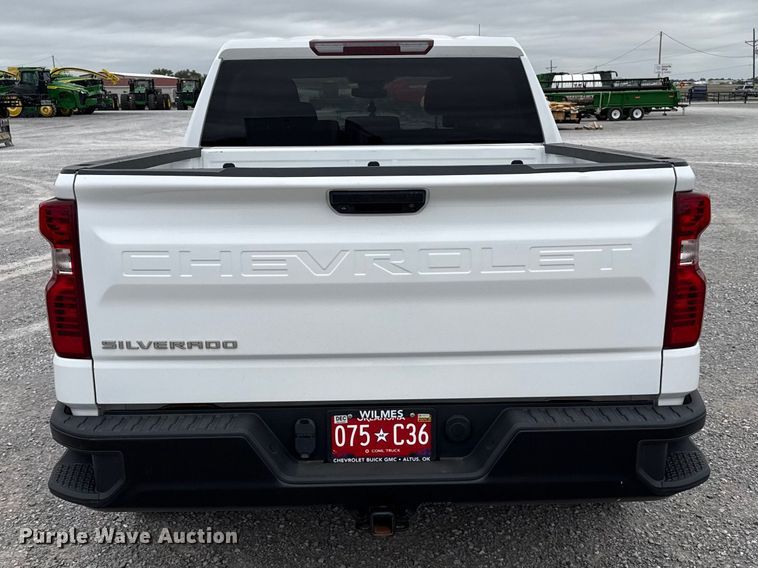 image for item FB6782 2022 Chevrolet Silverado 1500 Crew Cab pickup truck