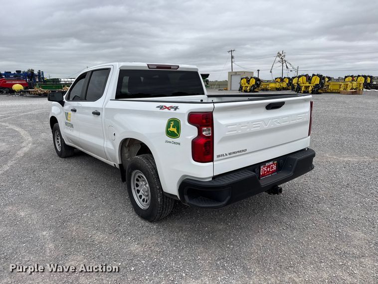 image for item FB6782 2022 Chevrolet Silverado 1500 Crew Cab pickup truck