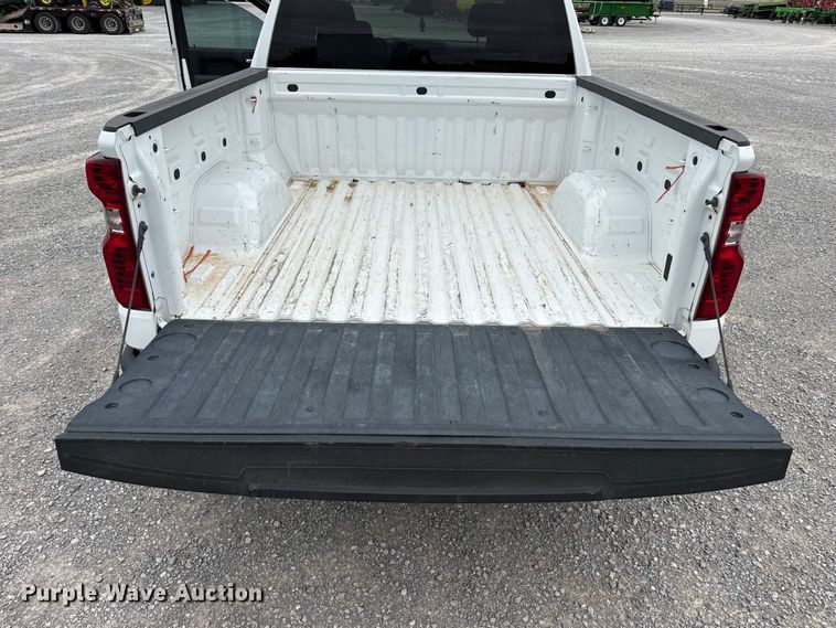 image for item FB6782 2022 Chevrolet Silverado 1500 Crew Cab pickup truck