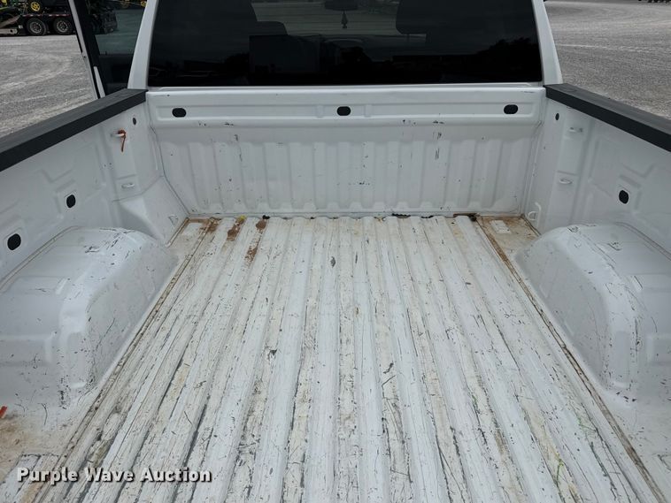 image for item FB6782 2022 Chevrolet Silverado 1500 Crew Cab pickup truck