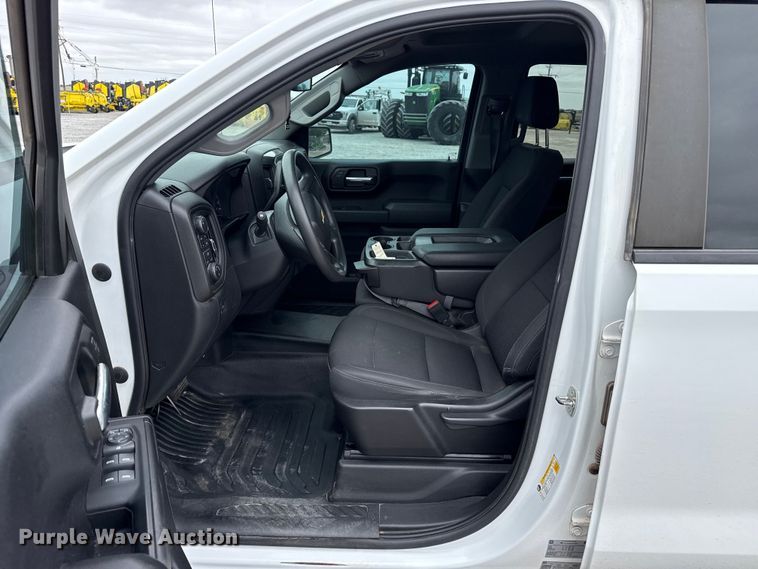 image for item FB6782 2022 Chevrolet Silverado 1500 Crew Cab pickup truck