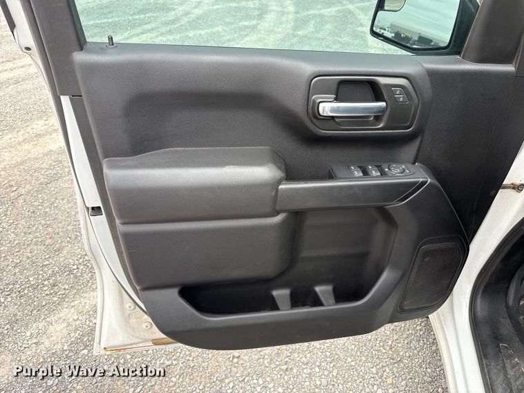 image for item FB6782 2022 Chevrolet Silverado 1500 Crew Cab pickup truck
