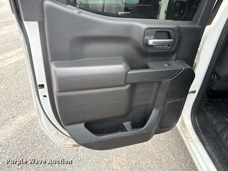 image for item FB6782 2022 Chevrolet Silverado 1500 Crew Cab pickup truck