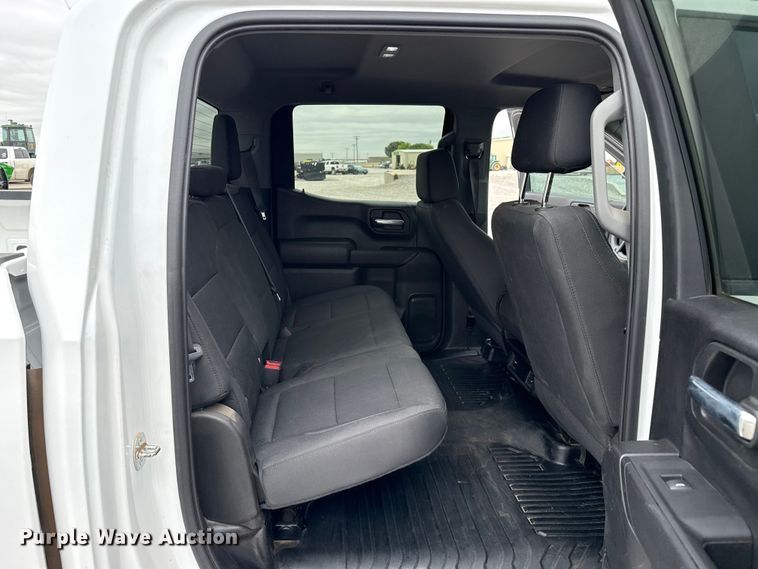 image for item FB6782 2022 Chevrolet Silverado 1500 Crew Cab pickup truck
