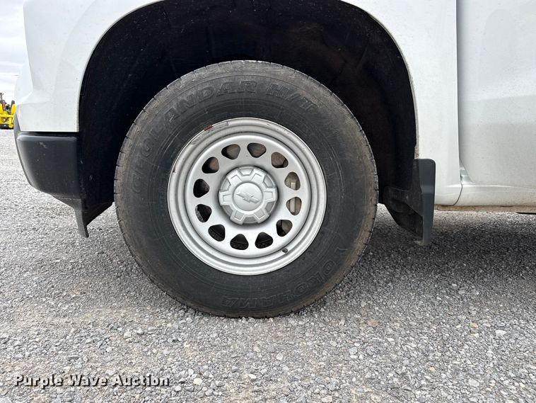 image for item FB6782 2022 Chevrolet Silverado 1500 Crew Cab pickup truck