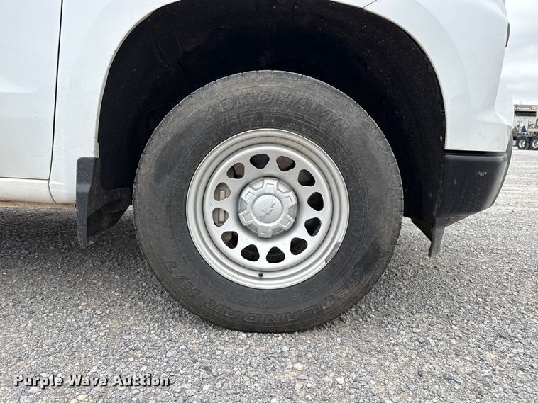 image for item FB6782 2022 Chevrolet Silverado 1500 Crew Cab pickup truck