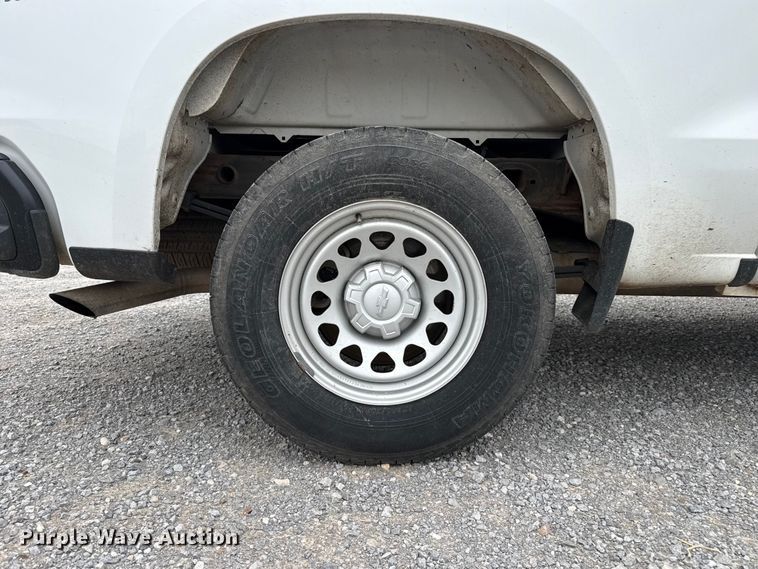 image for item FB6782 2022 Chevrolet Silverado 1500 Crew Cab pickup truck