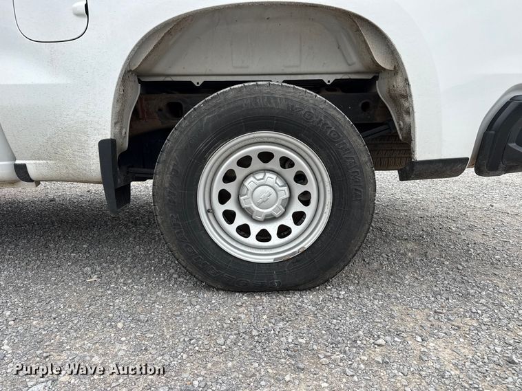 image for item FB6782 2022 Chevrolet Silverado 1500 Crew Cab pickup truck