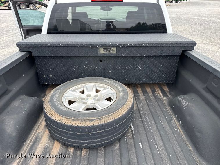 image for item FB6783 2017 Chevrolet Silverado 1500 Crew Cab pickup truck