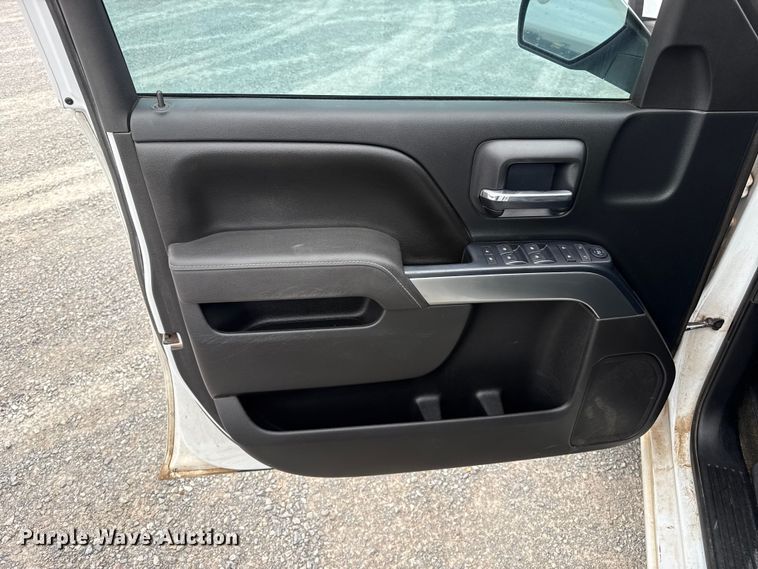 image for item FB6783 2017 Chevrolet Silverado 1500 Crew Cab pickup truck