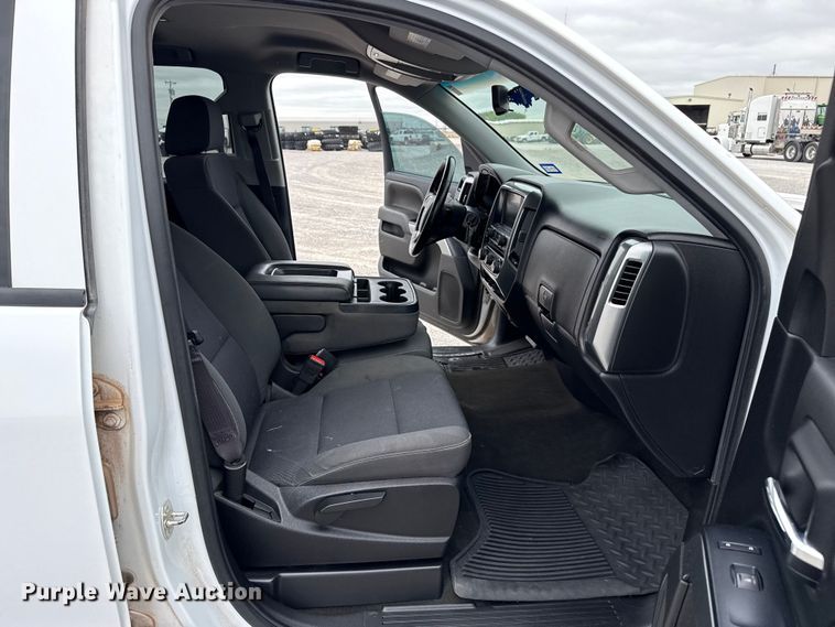 image for item FB6783 2017 Chevrolet Silverado 1500 Crew Cab pickup truck