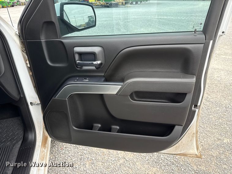image for item FB6783 2017 Chevrolet Silverado 1500 Crew Cab pickup truck