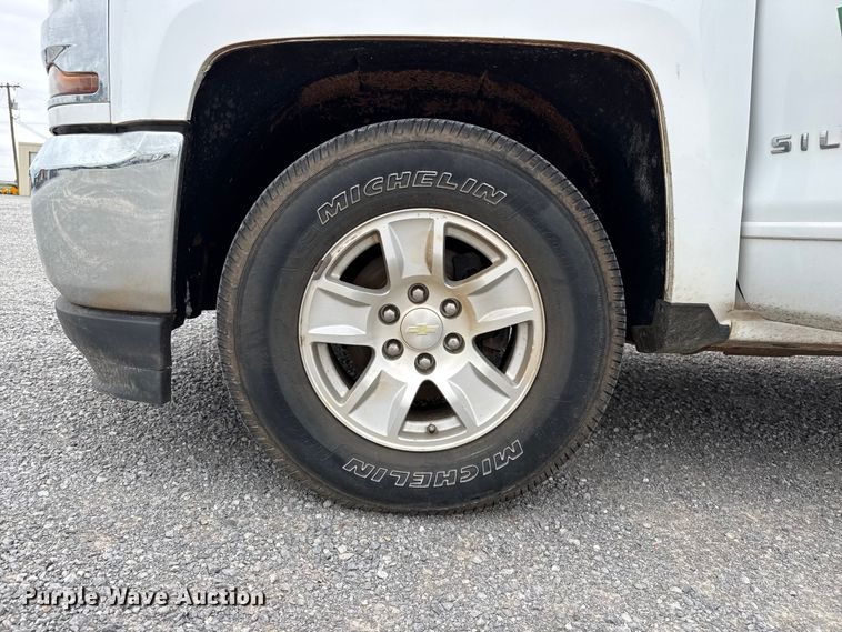 image for item FB6783 2017 Chevrolet Silverado 1500 Crew Cab pickup truck