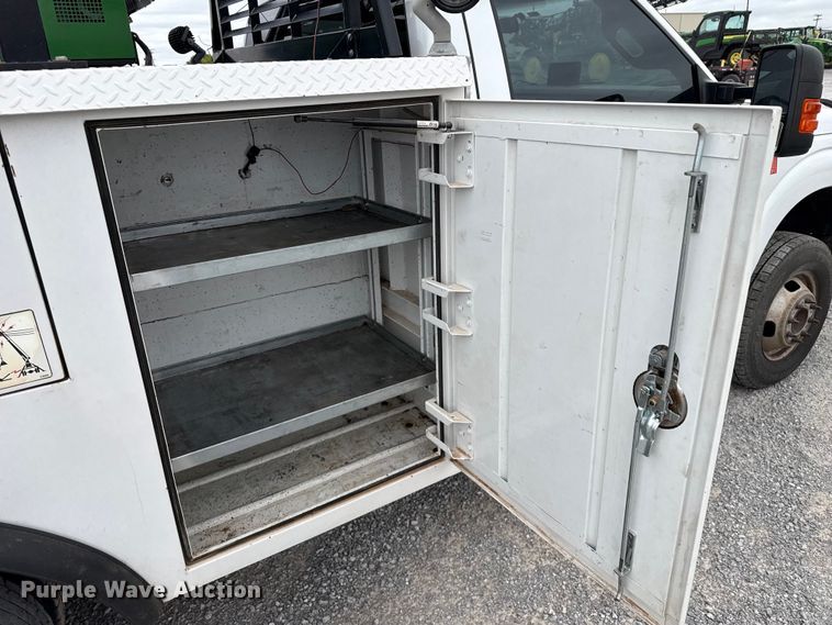 image for item FB6784 2015 Ford F350 Super Duty utility bed pickup truck
