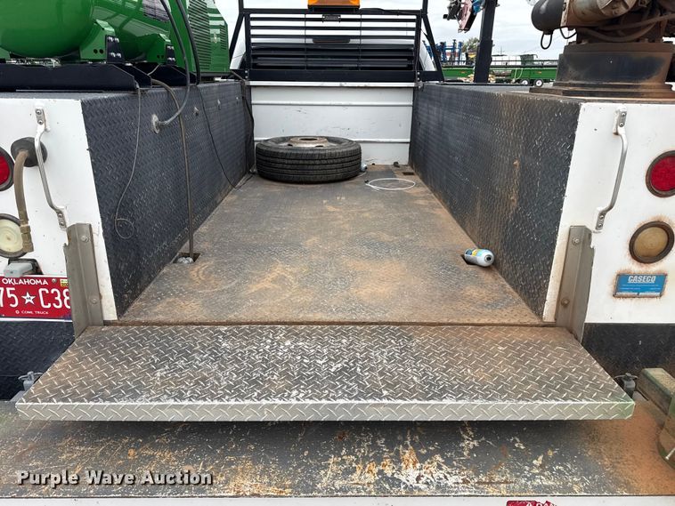 image for item FB6784 2015 Ford F350 Super Duty utility bed pickup truck