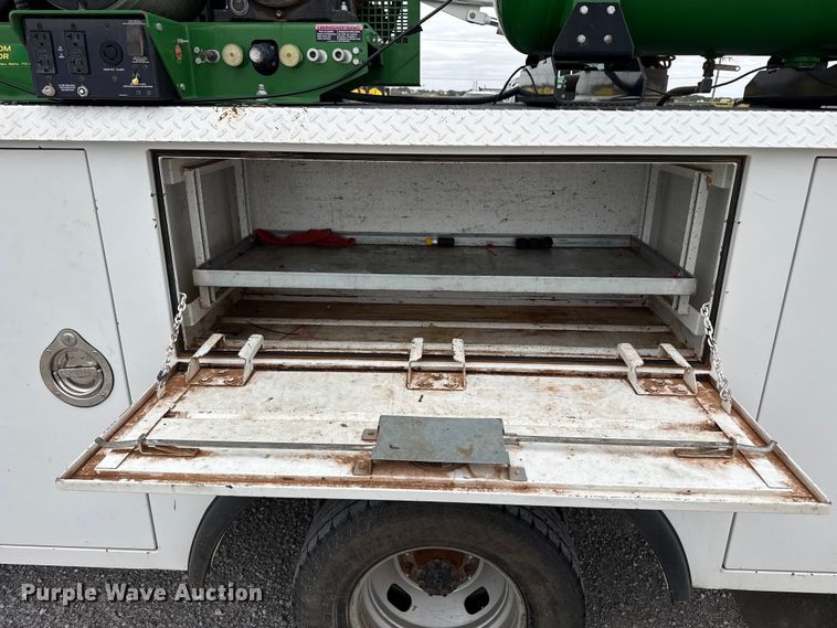 image for item FB6784 2015 Ford F350 Super Duty utility bed pickup truck