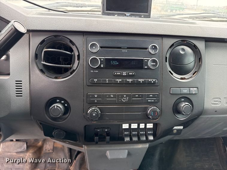 image for item FB6784 2015 Ford F350 Super Duty utility bed pickup truck