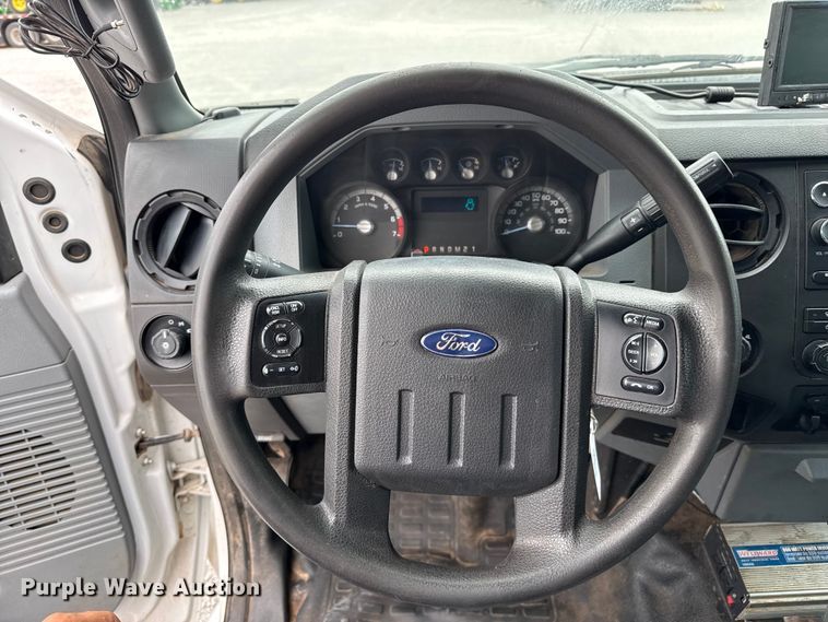 image for item FB6784 2015 Ford F350 Super Duty utility bed pickup truck