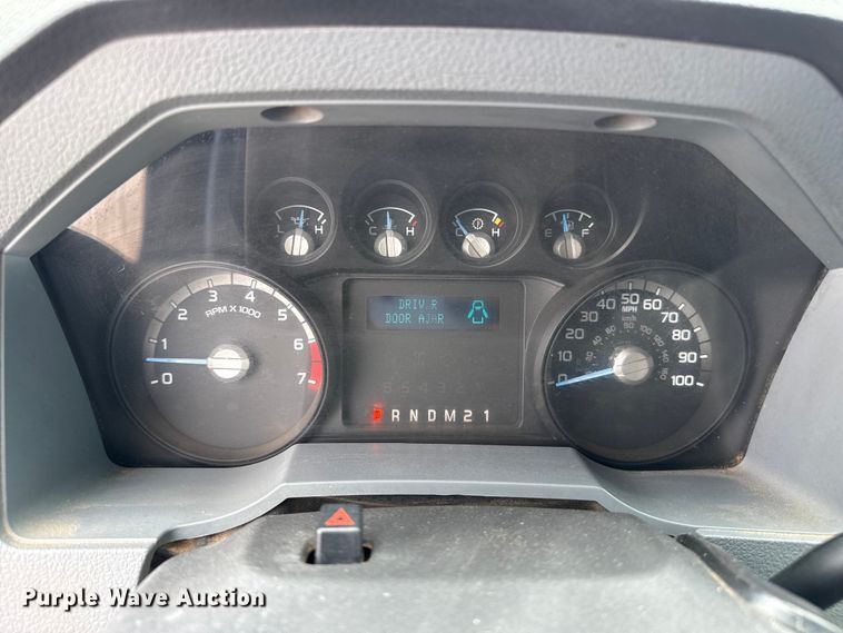 image for item FB6784 2015 Ford F350 Super Duty utility bed pickup truck