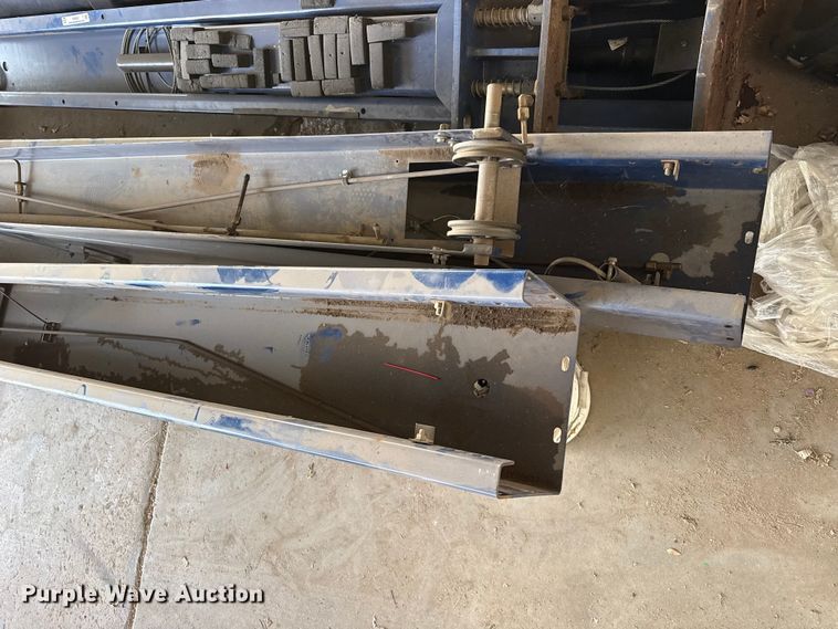 image for item FB6826 Challenger automotive lift