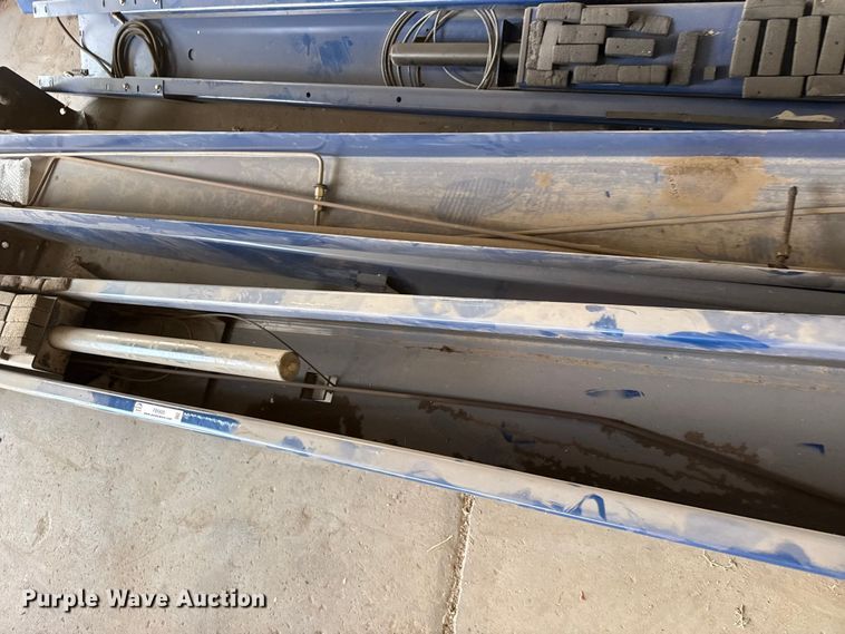 image for item FB6826 Challenger automotive lift