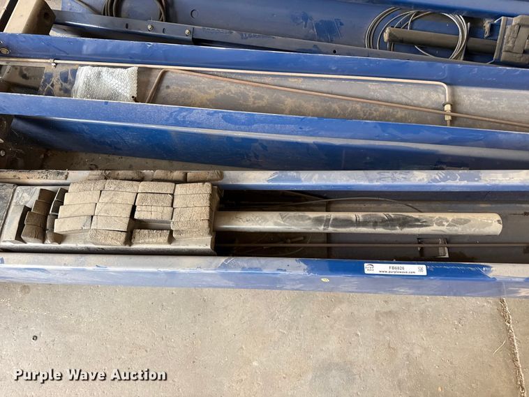 image for item FB6826 Challenger automotive lift