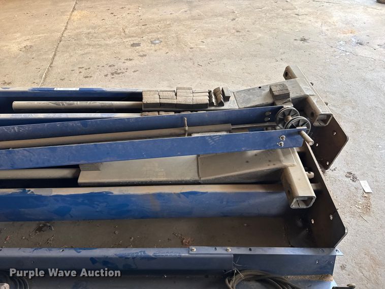 image for item FB6826 Challenger automotive lift