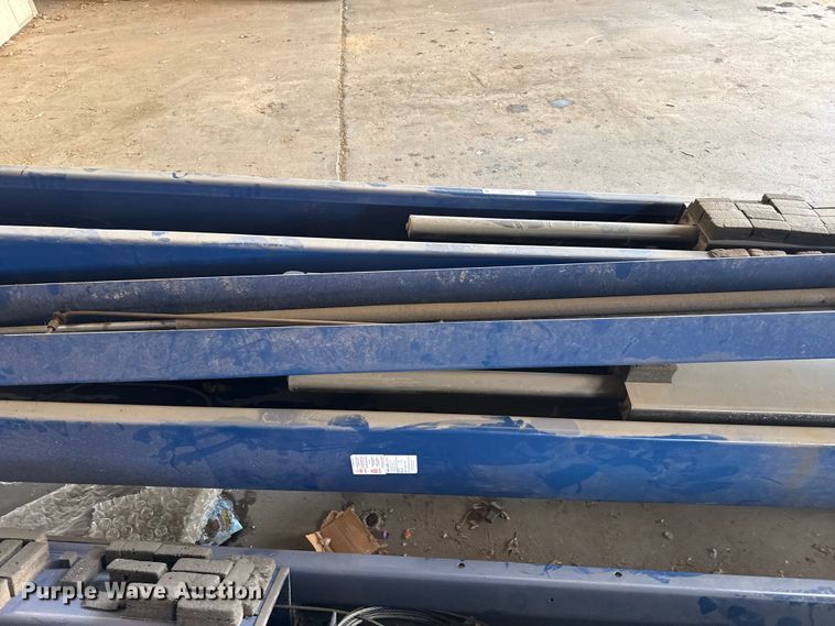 image for item FB6826 Challenger automotive lift