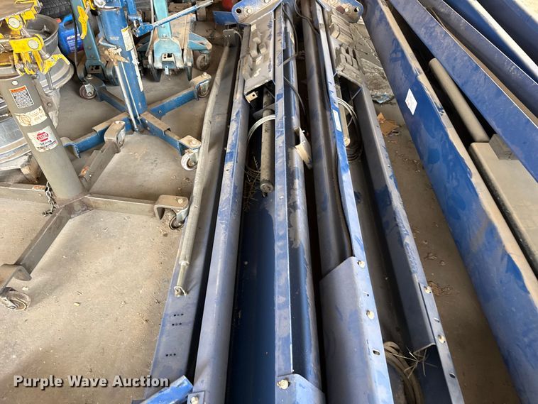 image for item FB6827 Rotary automotive lift