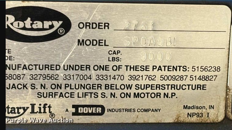 image for item FB6827 Rotary automotive lift