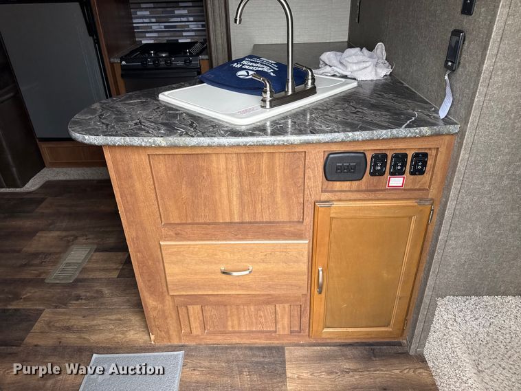 image for item FB6828 2016 Keystone Springdale SG278 camper