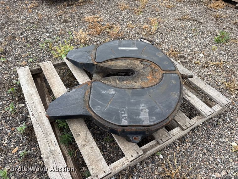image for item FB6830 Holland fifth wheel plate