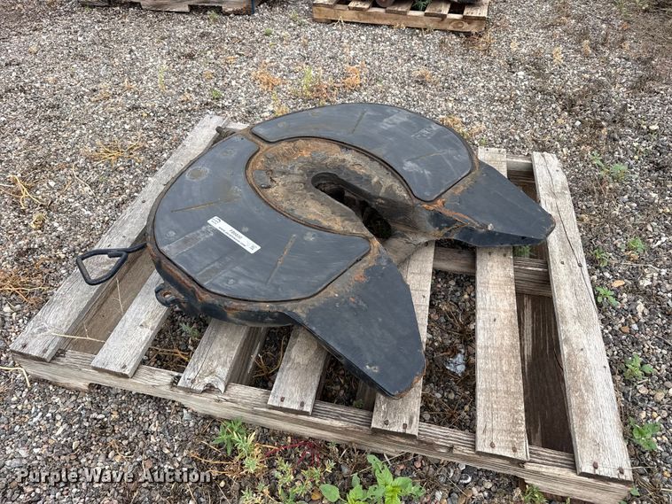image for item FB6830 Holland fifth wheel plate
