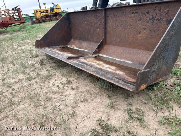 image for item FB6836 New Holland 5610 tractor