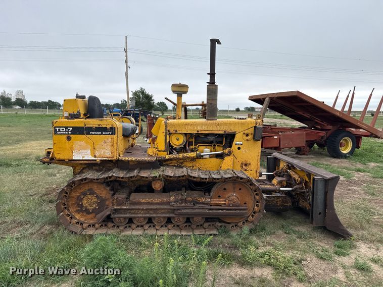image for item FB6838 International Harvester TD-7 dozer