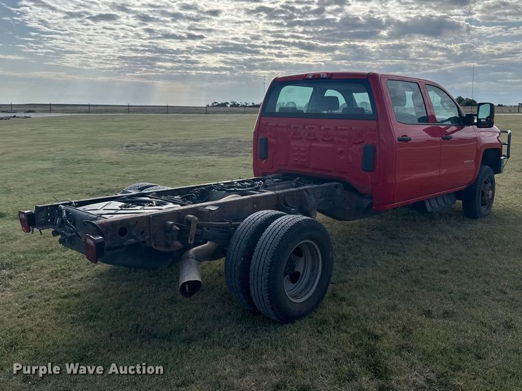 image for item FB7434 2019 Chevrolet Silverado 3500HD Crew Cab pickup truck