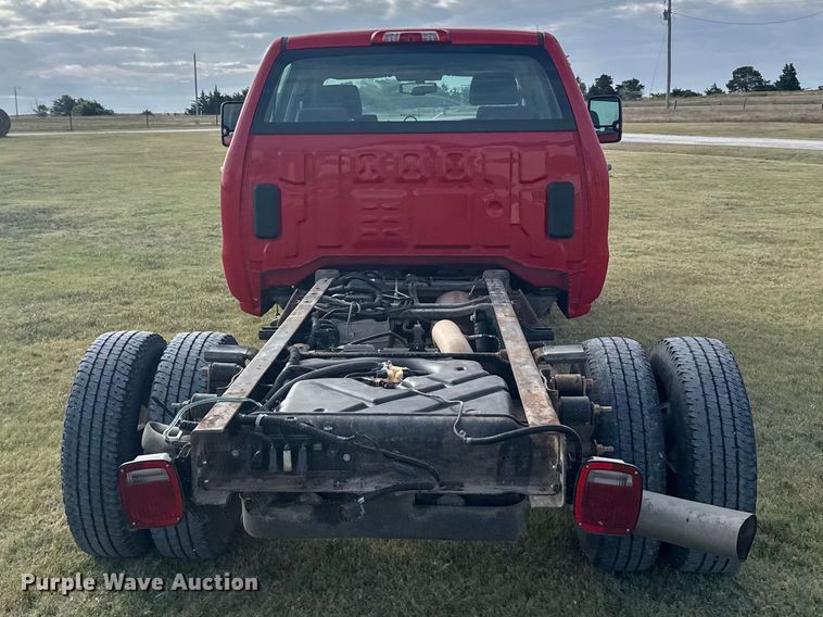 image for item FB7434 2019 Chevrolet Silverado 3500HD Crew Cab pickup truck