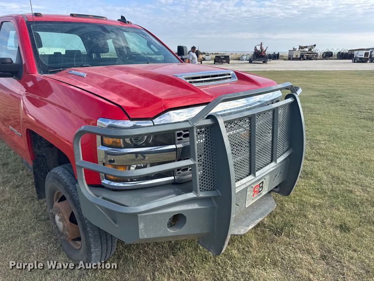 image for item FB7434 2019 Chevrolet Silverado 3500HD Crew Cab pickup truck