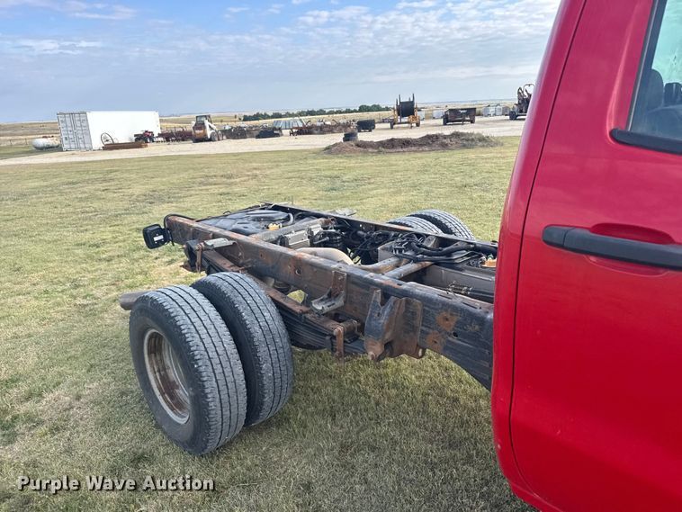image for item FB7434 2019 Chevrolet Silverado 3500HD Crew Cab pickup truck