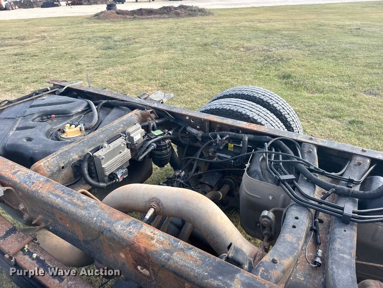 image for item FB7434 2019 Chevrolet Silverado 3500HD Crew Cab pickup truck