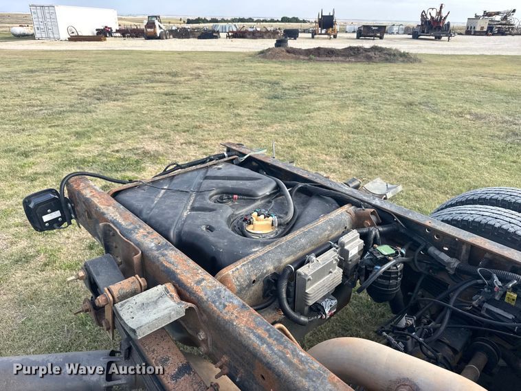 image for item FB7434 2019 Chevrolet Silverado 3500HD Crew Cab pickup truck