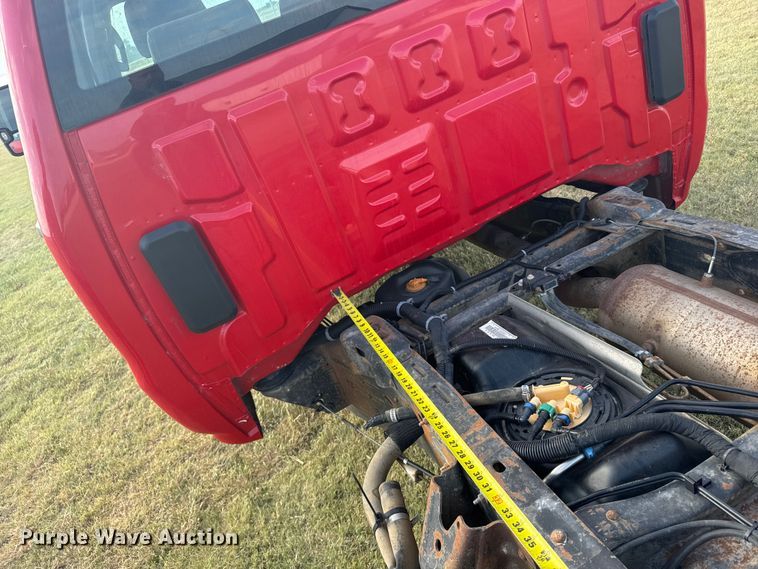 image for item FB7434 2019 Chevrolet Silverado 3500HD Crew Cab pickup truck