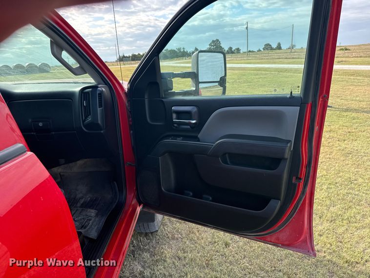 image for item FB7434 2019 Chevrolet Silverado 3500HD Crew Cab pickup truck