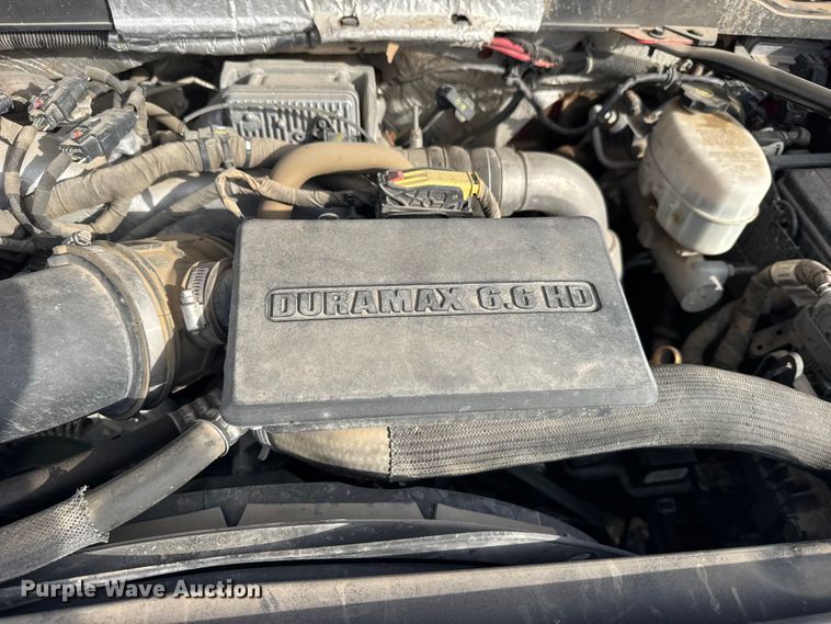 image for item FB7434 2019 Chevrolet Silverado 3500HD Crew Cab pickup truck