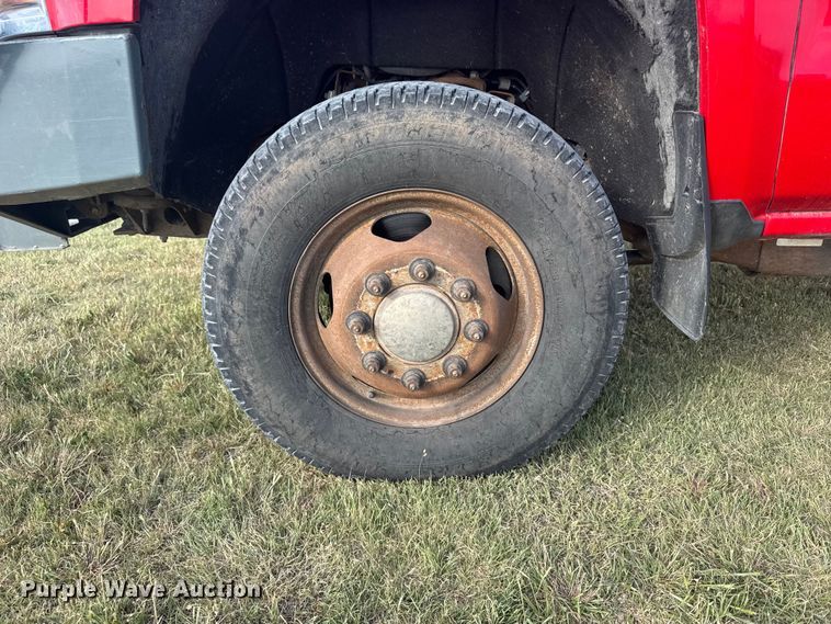 image for item FB7434 2019 Chevrolet Silverado 3500HD Crew Cab pickup truck