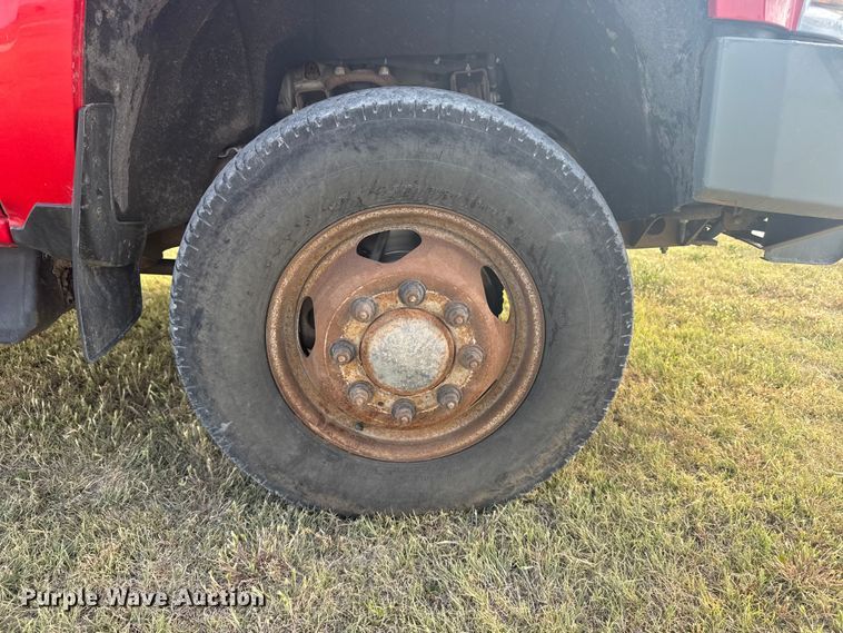 image for item FB7434 2019 Chevrolet Silverado 3500HD Crew Cab pickup truck