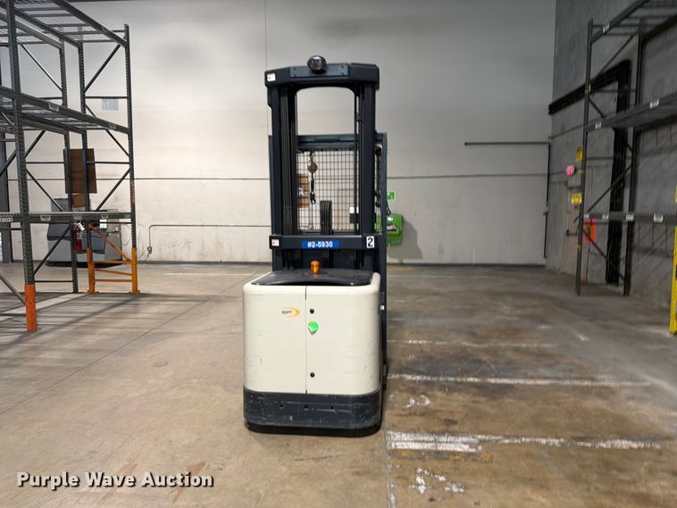 image for item FB8210 2019 Crown SP3520-30 order picker