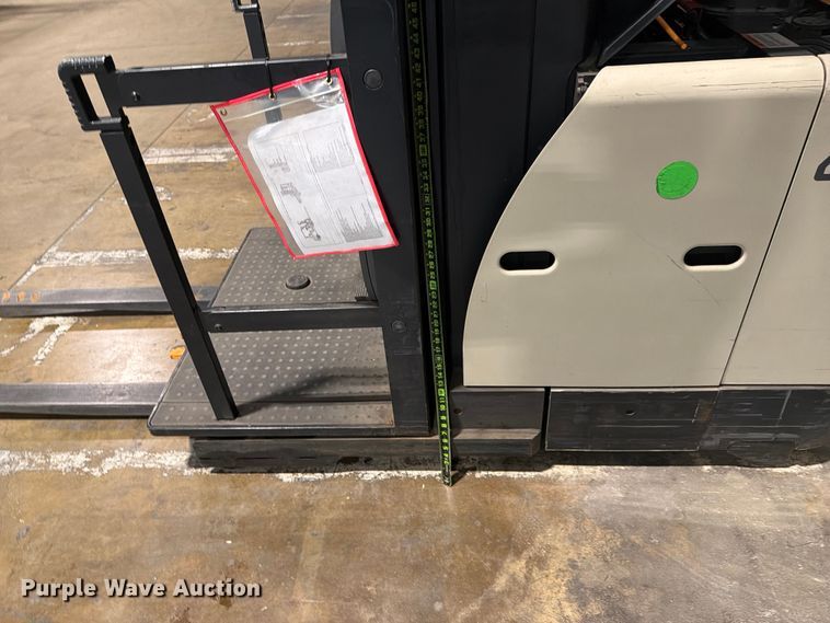 image for item FB8210 2019 Crown SP3520-30 order picker