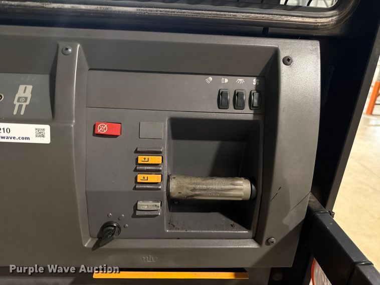 image for item FB8210 2019 Crown SP3520-30 order picker